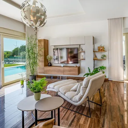 וילה Luen Near With Large Garden And Private Pool For Families